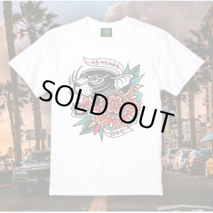 画像1: FUCKIN' MELLOW CLOTHING / 13 Years Fuckin Up "designed by iZUMONSTER" 半袖 Tシャツ WHITE