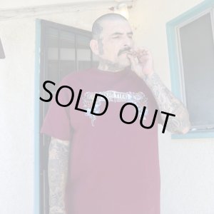 画像1: XLラスト1枚で終了 "OPIE ORTIZ x BALL&CHAIN" / Doin Time コラボTシャツ バーガンディー