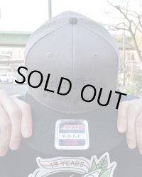ラスト2枚で終了 FUCKIN' MELLOW CLOTHING x PICTURE MOUSE / スナップバックメッシュキャップ BLACK x CHARCOAL