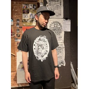 画像2: Lサイズラスト2枚で終了 DGWD / BARRIO SUITE 半袖Tシャツ artwork by NIGHT tha FUNKSTA
