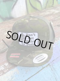 ラスト3枚で終了  DGWD / GUN TALK スナップバックメッシュキャップ WOODLAND CAMO