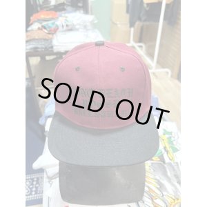画像2: FUCKIN' MELLOW CLOTHING / Long Beach Posse スナップバックキャップ BLACKｘBURGUNDY