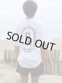 送料無料 PICKLE STIX SURFBOARDS (Smelly of NOFX) / SMOG TOWN Tシャツ WHITE