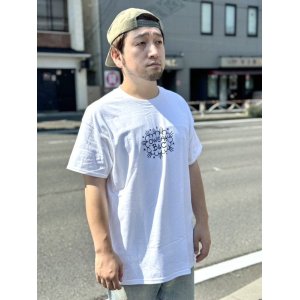 画像3: ”OWEAK x BALL&CHAIN” / PIGS artwork by ILLSYNAPSE コラボ Tシャツ WHITE