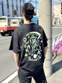 XLラスト1枚で終了 ”OWEAK x BALL&CHAIN” / PIGS artwork by ILLSYNAPSE コラボ Tシャツ BLACK
