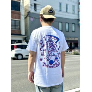 画像1: ”OWEAK x BALL&CHAIN” / PIGS artwork by ILLSYNAPSE コラボ Tシャツ WHITE