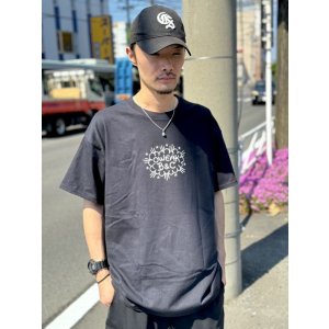 画像3: XLラスト1枚で終了 ”OWEAK x BALL&CHAIN” / PIGS artwork by ILLSYNAPSE コラボ Tシャツ BLACK