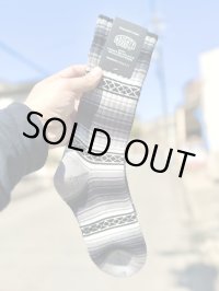 NAUGHTY x ching & co. / FALSA スケーターソックス グレー