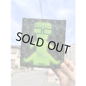 画像1: 送料無料 1000体限定生産 ラスト1個で終了 シリアルナンバー入り AGGRONAUTIX / DESCENDENTS – Milo “I Don’t Want To Grow Up” グローインザダーク ボブルヘッド・フィギュア