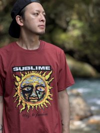SUBLIME / 40oz To Freedom Tシャツ バーガンディー