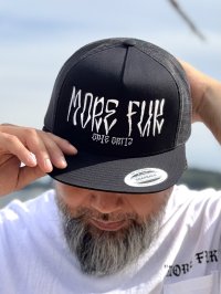 送料無料 4枚限定入荷 MORE FUCK / MORE FUK メッシュスナップバックキャップ ブラック