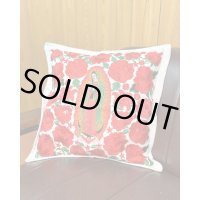 ラスト1個で終了 送料無料 ESTRELLA STANDARD / GUATEMALA  ALL刺繍 グアダルーペ 薔薇 クッションカバー&ヌードクッションセット ホワイト
