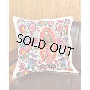 画像2: ラスト1個で終了 送料無料 ESTRELLA STANDARD / GUATEMALA  ALL刺繍 グアダルーペ カラーリリー クッションカバー&ヌードクッションセット ホワイト