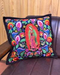 送料無料 ESTRELLA STANDARD / GUATEMALA  ALL刺繍 グアダルーペ カラーリリー クッションカバー&ヌードクッションセット ブラック