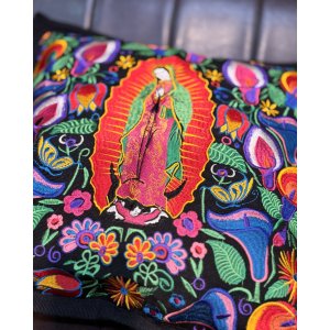 画像2: 送料無料 ESTRELLA STANDARD / GUATEMALA  ALL刺繍 グアダルーペ カラーリリー クッションカバー&ヌードクッションセット ブラック