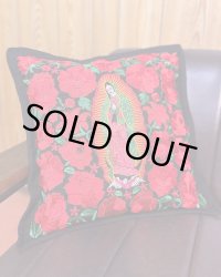 送料無料 ESTRELLA STANDARD / GUATEMALA  ALL刺繍 グアダルーペ 薔薇 クッションカバー&ヌードクッションセット ブラック