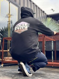 送料無料 PICKLE STIX SURFBOARDS (SMELLY by NOFX) / NEAPOLITAN ジップアップパーカー BLACK