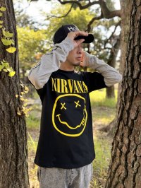 送料無料 NIRVANA / Yellow Happy Face 長袖Tシャツ BLACK/GREY