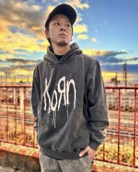 送料無料 KORN / Still A Freak プルオーバーパーカー CHARCOAL GREY