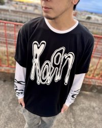 送料無料 KORN / Metallic Logo 長袖Tシャツ BLACK / WHITE