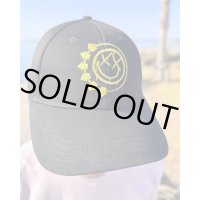 ラスト1枚で終了 BLINK-182 / Yellow Six Arrow Smile ベースボールキャップ BLACK