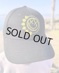ラスト1枚で終了 BLINK-182 / Yellow Six Arrow Smile ベースボールキャップ BLACK