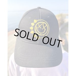 画像2: ラスト1枚で終了 BLINK-182 / Yellow Six Arrow Smile ベースボールキャップ BLACK