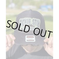 スメリーさん直買い付けアイテム 送料無料 ラスト1枚でSOLDOUT PICKLE STIX SURFBOARDS / Swamp Style Logo メッシュキャップ
