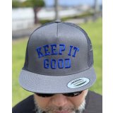 20th Anniversary Special Item FMC / KEEP IT GOOD artwork by ATSUxKICK (QUICKDEAD) スナップバックキャップ チャコール / ブルー