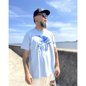画像4: オーピーさん直買付アイテム 送料無料 DGWD / BLUE DAGGER OWL 半袖Tシャツ ライトブルー Artwork by MR. LEE