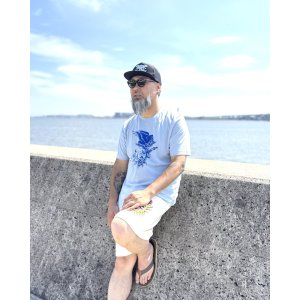 画像2: オーピーさん直買付アイテム 送料無料 DGWD / BLUE DAGGER OWL 半袖Tシャツ ライトブルー Artwork by MR. LEE