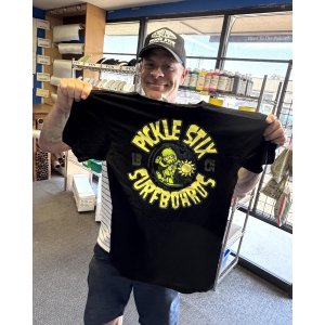 画像1: スメリーさん直買い付けアイテム 送料無料 Sサイズのみ PICKLE STIX SURFBOARDS / BALL&CHAIN別注 Pickle Fink Tシャツ ブラック