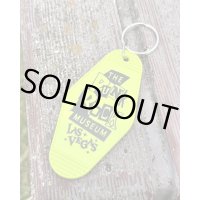 ファット・マイクさん直買い付けアイテム THE PUNK ROCK MUSEUM / Vegas Vic Hotel キーチェーン ライムグリーン