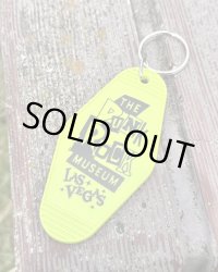 ファット・マイクさん直買い付けアイテム THE PUNK ROCK MUSEUM / Vegas Vic Hotel キーチェーン ライムグリーン