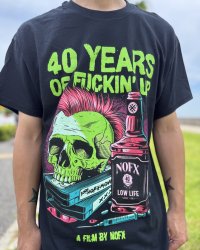 ファット・マイクさん直買い付けアイテム 送料無料 NOFX / "40 Years Of Fuckin Up" Bottle Skull Tシャツ ブラック