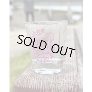画像2: ファット・マイクさん直買い付けアイテム 1個のみの入荷 THE PUNK ROCK MUSEUM / Logo4 ショットグラス ピンク