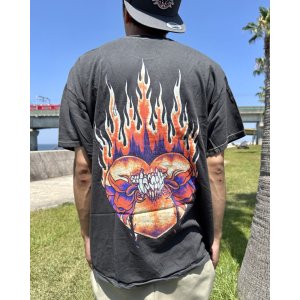 画像1: カリフォルニア買付アイテム 送料無料 L、2XLサイズのみ METALLICA / Flaming Flower Skull Tシャツ ブラック Artwork by PUSHEAD