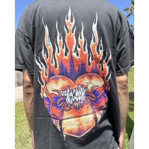 画像2: カリフォルニア買付アイテム 送料無料 L、2XLサイズのみ METALLICA / Flaming Flower Skull Tシャツ ブラック Artwork by PUSHEAD