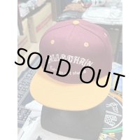 FUCKIN' MELLOW / MMXX スナップバックキャップ YELLOKｘBURGUNDY