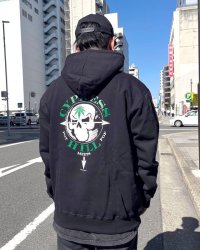 送料無料 Lサイズラスト1枚で終了 CYPRESS HILL x POT MEETS POP / Skull & Compass プルオーバーパーカー BLACK