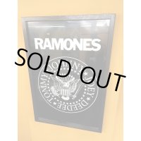 ラスト1枚で終了 RAMONES / B&W Logo ポスター (90cm x 60cm)