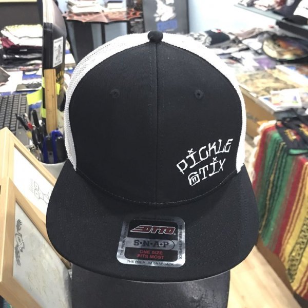 画像8: スメリーさん直買い付けアイテム 限定2枚のみ PICKLE STIX SURFBOARDS / OG メッシュキャップ (8)