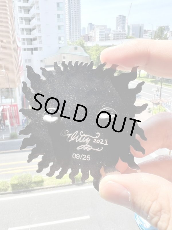 画像9: オーピーさん直買付アイテム 送料無料 ラスト1個で終了 ナンバリング入り 25個限定生産アイテム スパーレア SUBLIME x OPIE ORTIZ LIMITED EDITION BLACK METAL ENAMEL PIN (9)