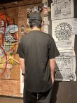 画像5: Lサイズラスト1枚で終了 DGWD / BARRIO SUITE 半袖Tシャツ artwork by NIGHT tha FUNKSTA (5)