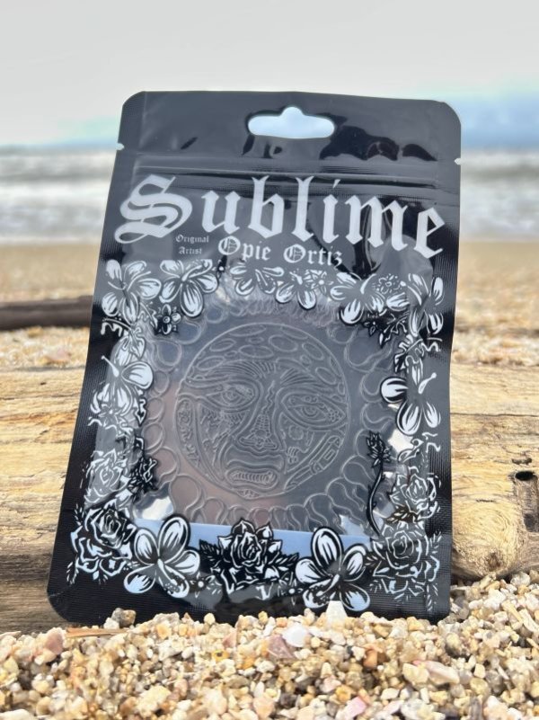 画像1: オーピーさん直買付アイテム 送料無料 ナンバリング入り 25個限定生産アイテム スパーレア SUBLIME x OPIE ORTIZ LIMITED EDITION BLACK METAL ENAMEL PIN (1)
