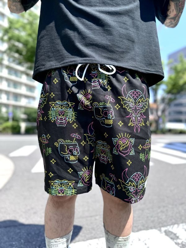 画像2: 30%OFF Mサイズラスト1枚で終了 EMPYRE / Grow Neon Lights & Black ショーツ  (2)