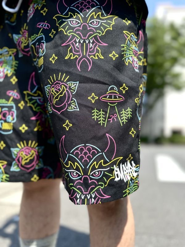 画像4: 30%OFF Mサイズラスト1枚で終了 EMPYRE / Grow Neon Lights & Black ショーツ  (4)