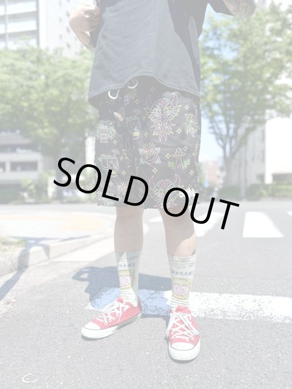 画像1: 6100円OFF 送料無料 Mサイズラスト1枚で終了 EMPYRE / Grow Neon Lights & Black ショーツ　 (1)