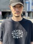 画像4: XLラスト1枚で終了 ”OWEAK x BALL&CHAIN” / PIGS artwork by ILLSYNAPSE コラボ Tシャツ BLACK (4)