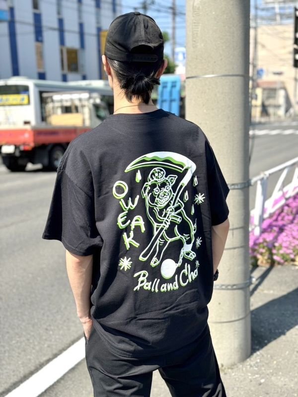 画像1: XLラスト1枚で終了 ”OWEAK x BALL&CHAIN” / PIGS artwork by ILLSYNAPSE コラボ Tシャツ BLACK (1)